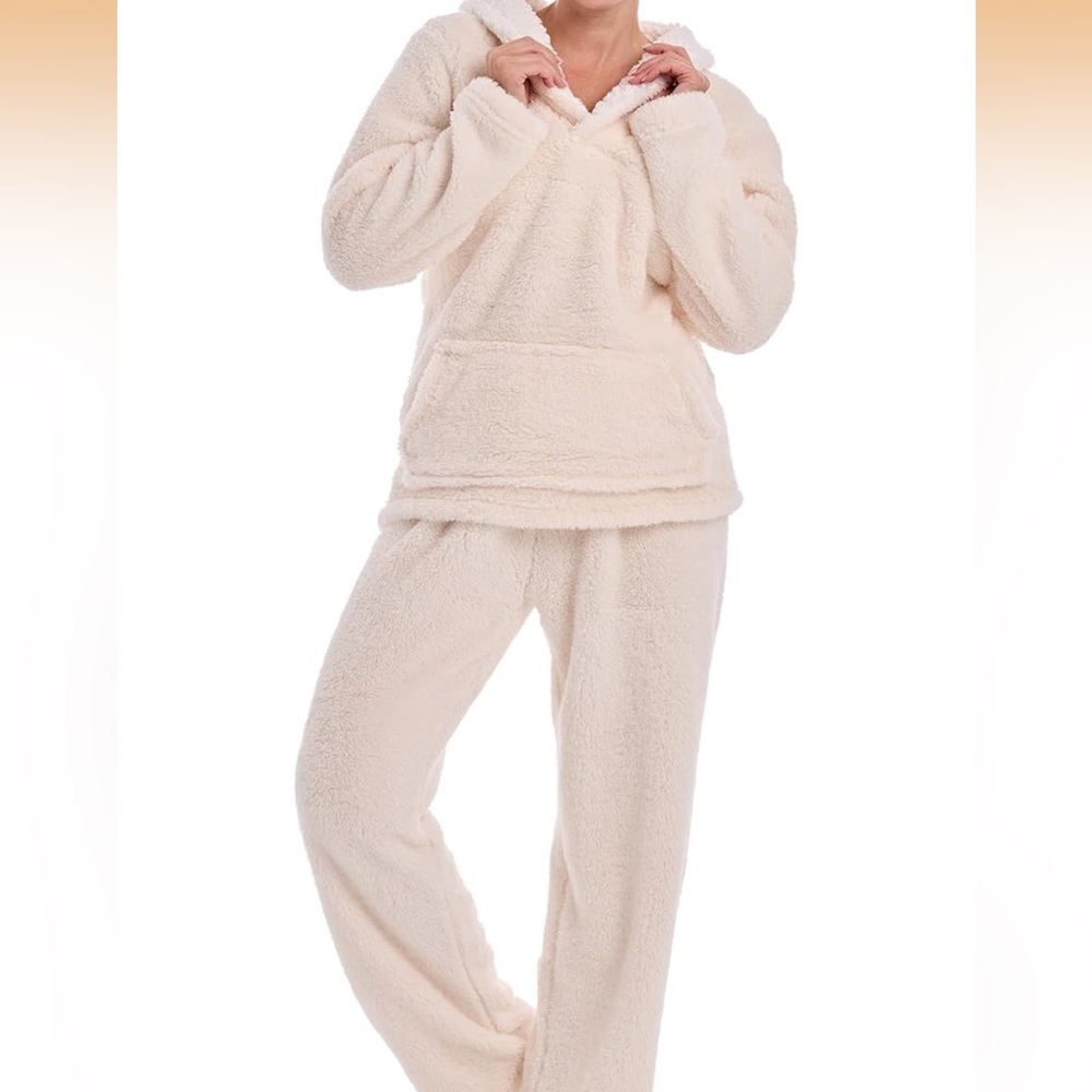 Cozy Cream Fleece Lounge Set